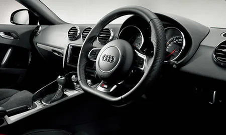 Audi TT Coupe 2.0TFSI QUATTRO S LINE PACKAGE (8JCESF)