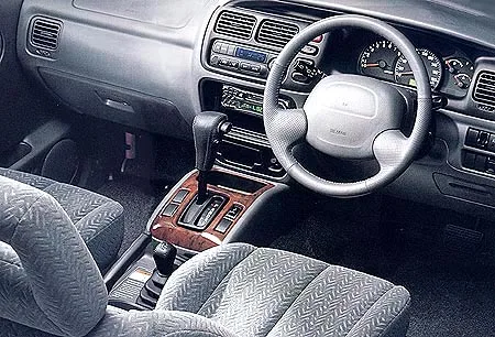 Suzuki Escudo 1.6 (TA02W)