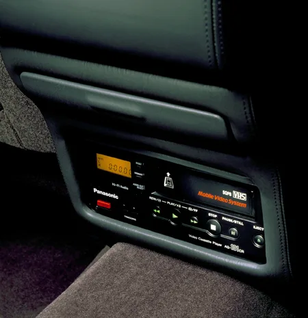 Toyota Century STANDARD MODEL DUAL EMV PACKAGE (GZG50)