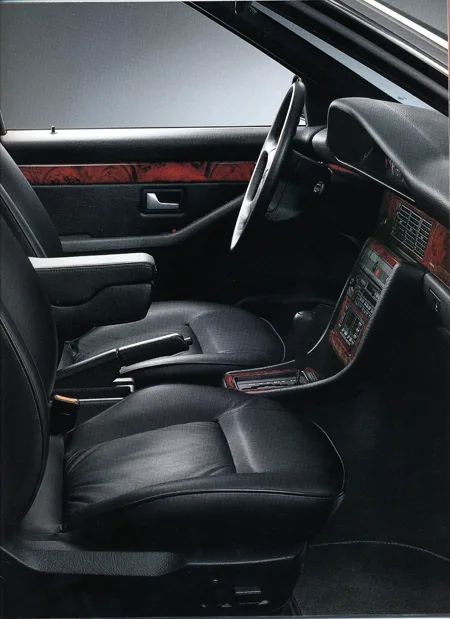 Audi V8 BASE GRADE (44ABH)