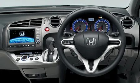 Honda Stream X HDD NAVI PACKAGE (RN7)