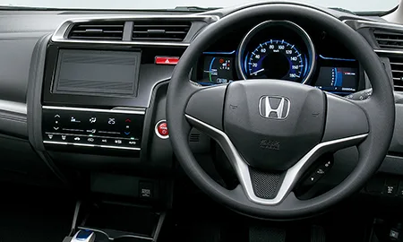 Honda Fit Hybrid F PACKAGE (GP5)