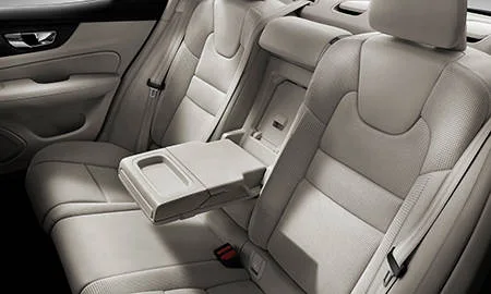 Volvo S60 T4 MOMENTUM (ZB420)