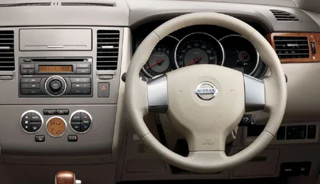 Nissan Tiida Latio 15G (SC11)