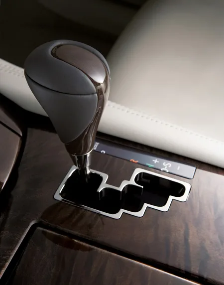 Lexus LS460 VERSION S (USF40)