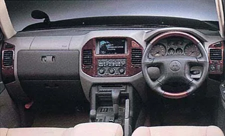 Mitsubishi Pajero SHORT SUPER EXCEED (V68W)
