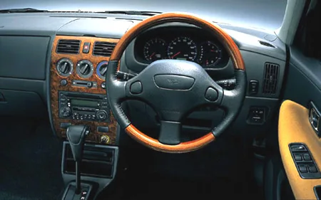 Daihatsu Storia CL (M100S)
