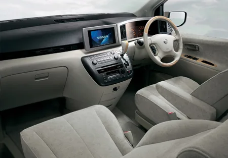 Nissan Elgrand HIGHWAY STAR (NE51)
