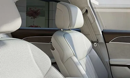 Audi A8 L 60TFSI QUATTRO (F8CXYF / F8CXYL)
