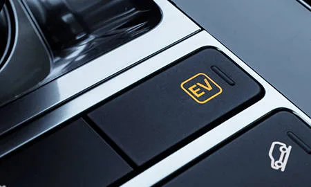 Land Rover Range Rover Sport SVR (LW5SA)