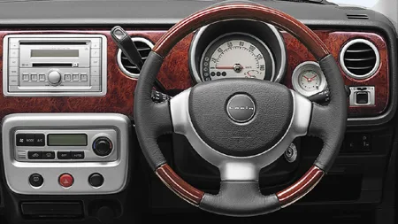 Suzuki Alto Lapin MODE (HE21S)