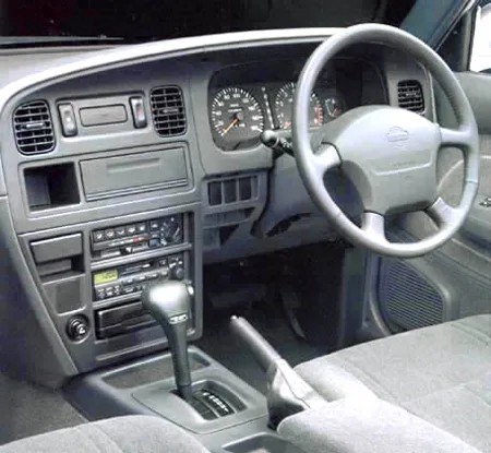 Nissan Crew LX SALOON G TYPE (HK30)