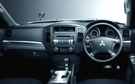 Mitsubishi Pajero SHORT VR-I (V83W)