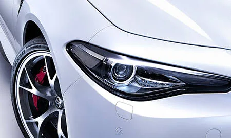 Alfa Romeo Giulia QUADRIFOGLIO ARGENTO (95220 / 95229)
