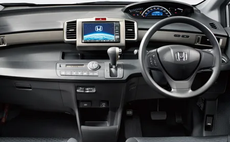 Honda Freed Spike G AERO (GB3)