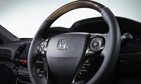 Honda Accord Hybrid EX (CR7)