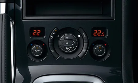 Peugeot 3008 PREMIUM (T85F02)