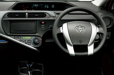 Toyota Aqua S (NHP10)