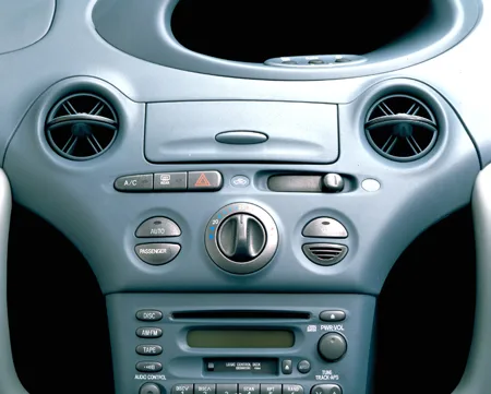 Toyota Vitz B (SCP10)