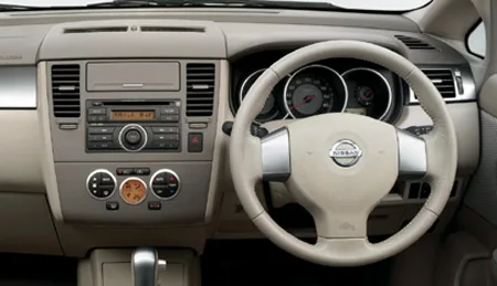 Nissan Tiida 15S FOUR (NC11)