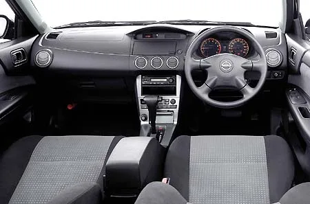 Nissan Avenir BLASTAR (RNW11)