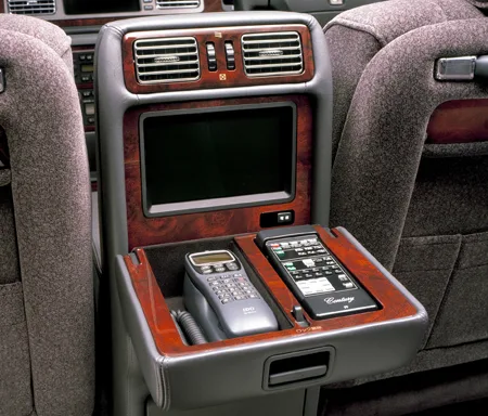 Toyota Century STANDARD MODEL DUAL EMV PACKAGE (GZG50)