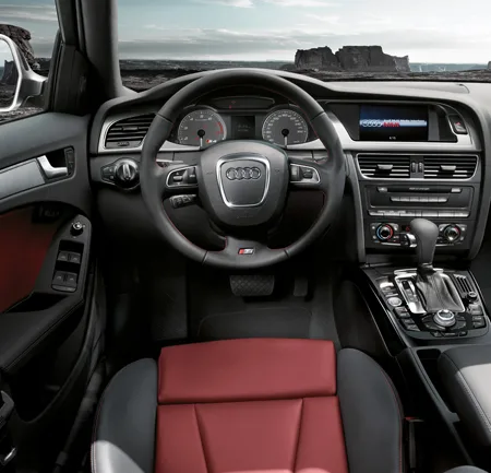 Audi S4 BASE GRADE (8KCAKF)