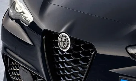 Alfa Romeo Giulia VELOCE MONOCHROME EDITION (95220 / 95229)