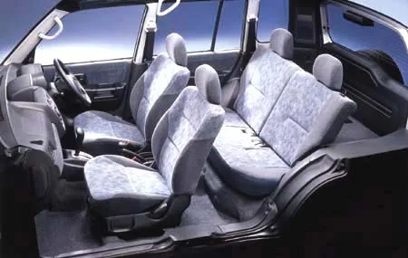 Mitsubishi Pajero IO SORRENTO (H77W)