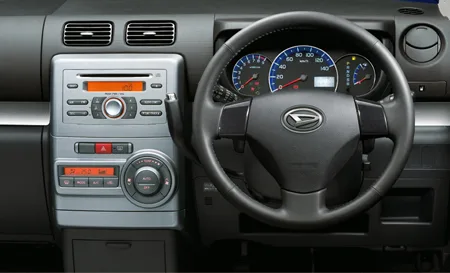 Daihatsu Move Conte CUSTOM X (L585S)