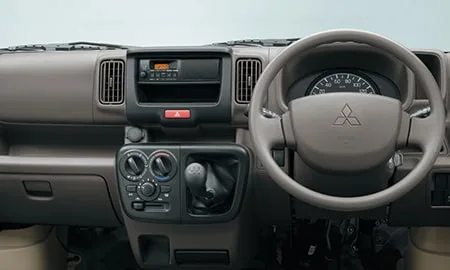 Mitsubishi Minicab Van M (DS17V)