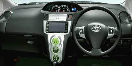Toyota Vitz U (SCP90)