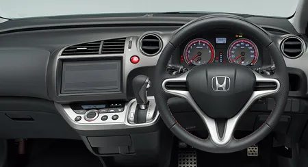 Honda Stream RST (RN6)