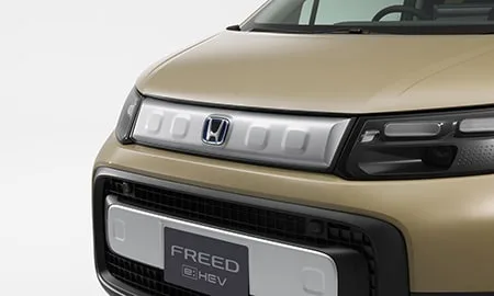 Honda Freed CROSSTAR (GT2)