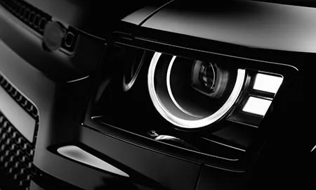 Land Rover Defender OCTA BLACK ()