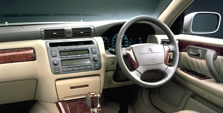Toyota Crown ROYAL SALOON G (JZS175)