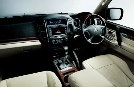 Mitsubishi Pajero LONG EXCEED X (V97W)