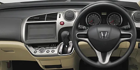 Honda Stream G (RN8)