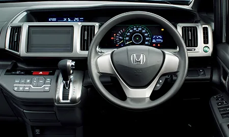 Honda Stepwagon G (RK1)