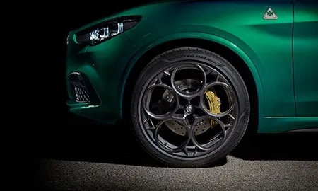 Alfa Romeo Stelvio QUADRIFOGLIO 100TH ANNIVERSARIO (94920 / 94929)