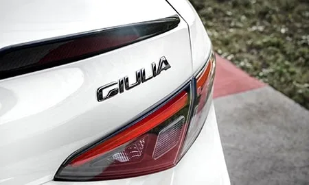 Alfa Romeo Giulia VELOCE MONOCHROME EDITION (95220 / 95229)