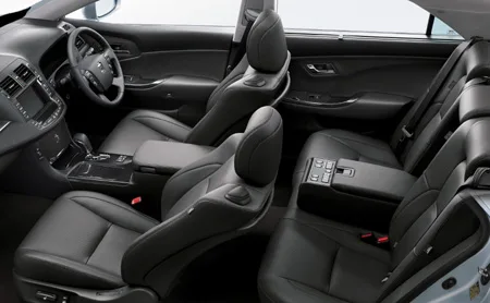 Toyota Crown Hybrid BASE GRADE (GWS204)
