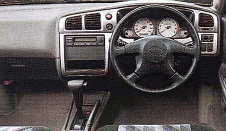 Nissan Avenir SALUT X (W11)