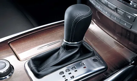 Mitsubishi Dignity VIP (BHGY51)