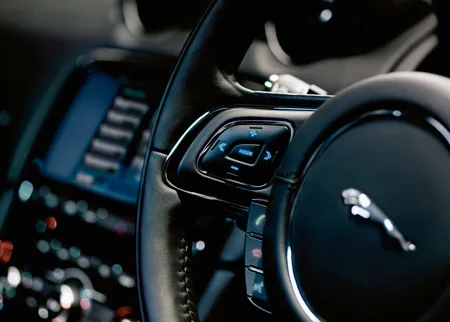 Jaguar XJ LUXURY (J12LA)