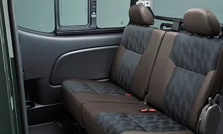 Nissan Caravan PREMIUM GX アウト DOOR BLACK EDITION (VR2E26)