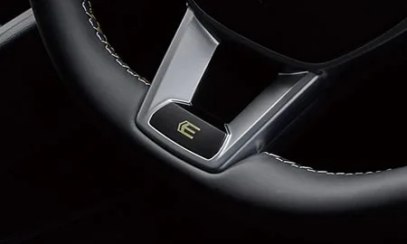 Renault Lutecia E-TECH ENGINEERED (BJAH4MH)