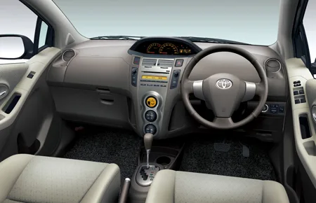 Toyota Vitz F (SCP90)
