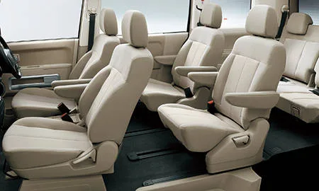 Mitsubishi Delica D5 G PREMIUM (CV5W)