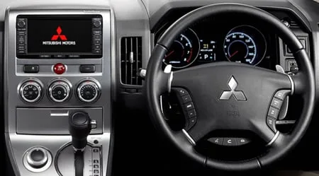 Mitsubishi Delica D5 G PREMIUM (CV5W)